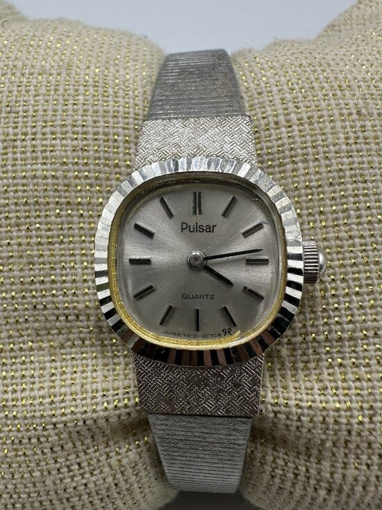 VTG.  Pulsar Womens Watch Silver Tone Fluted Bezel Safety Chain New Battery 6\